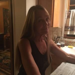 Meet your Posher, Eva